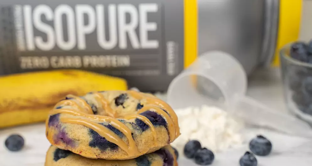 BLUEBERRY BANANA PROTEIN DONUTS
